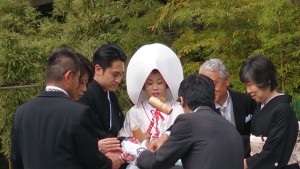 今日は結婚式です。