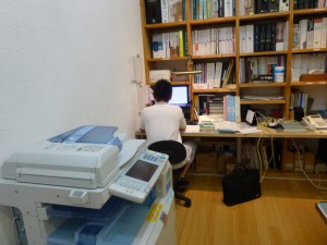 現場が忙しいので、監督さんに最近会っていないような。