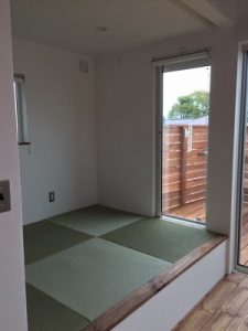 小上がり下の収納