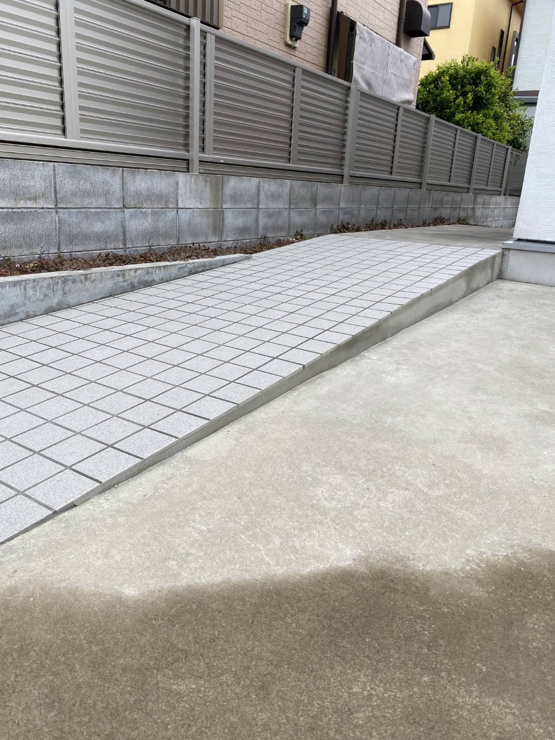 土間コンクリートにタイルを施工 | 一級建築士事務所ecomo リフォーム