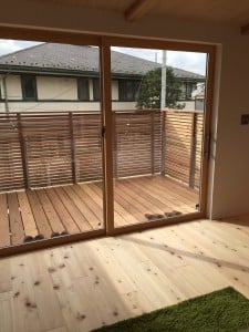 バルコニーデッキ