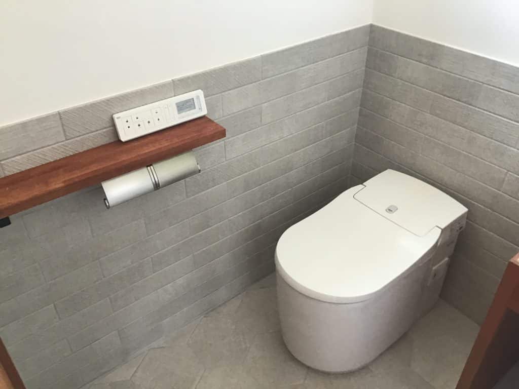 E8D11040-39DC-437A-8E8C-7CE00FCD1EAD