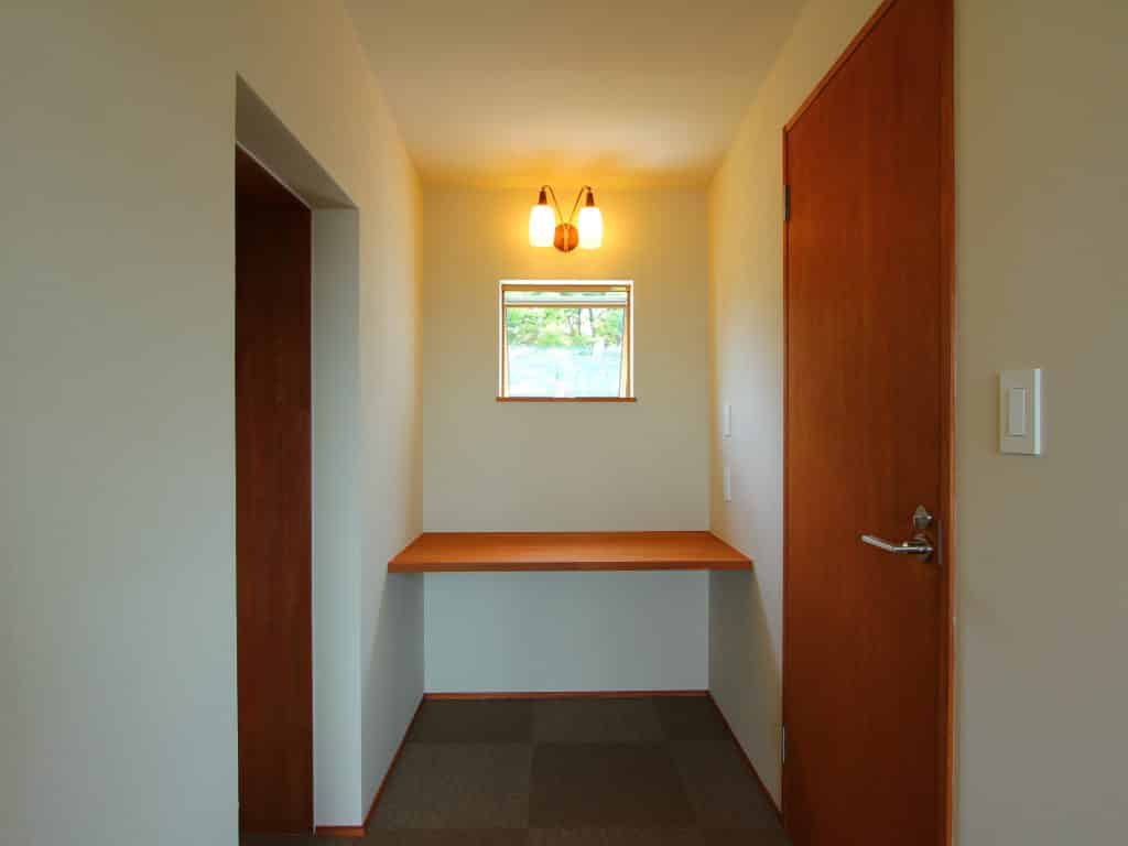 G様邸主寝室デスク