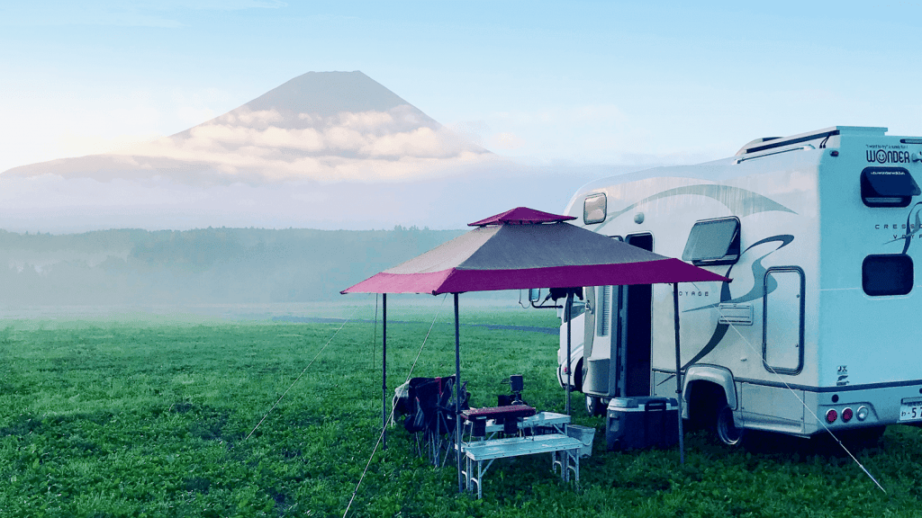 キャンピングカー