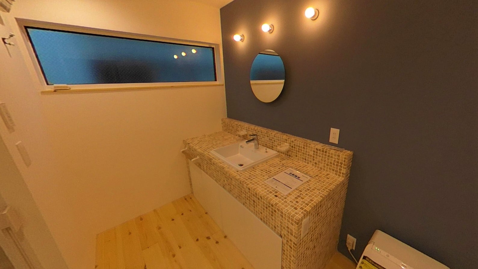 8102298b05cc6d073d9f35c1a168e187